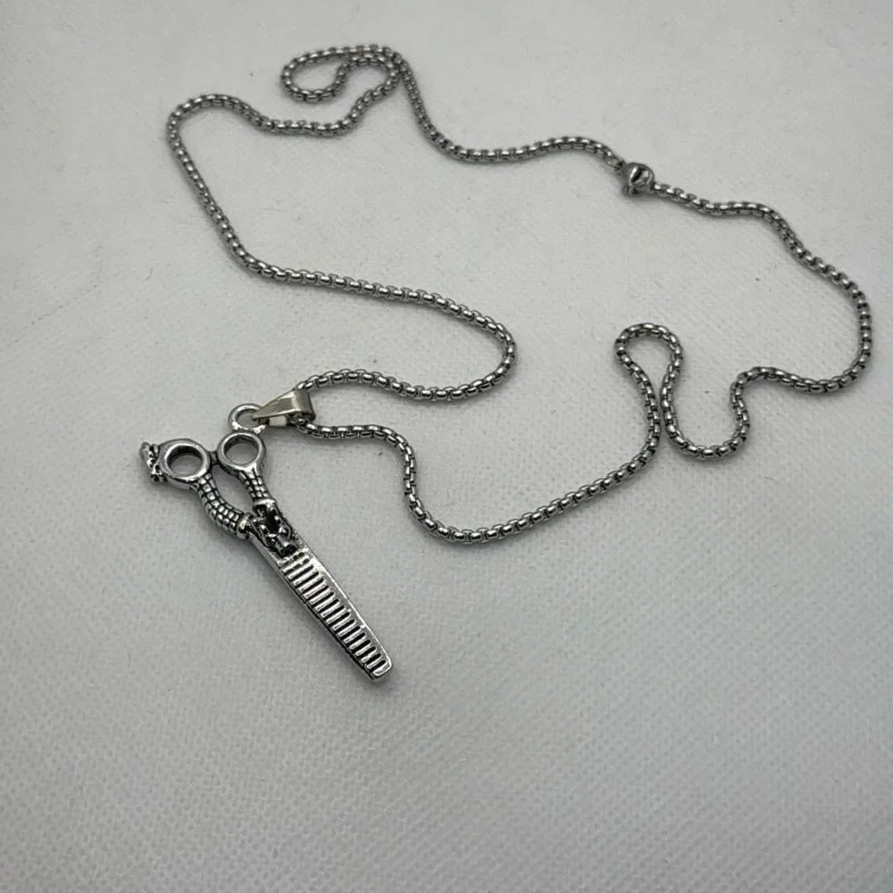 Silver Tone Barber Shears & Comb Pendant Necklace 23” Titanium NWOT, snake skin